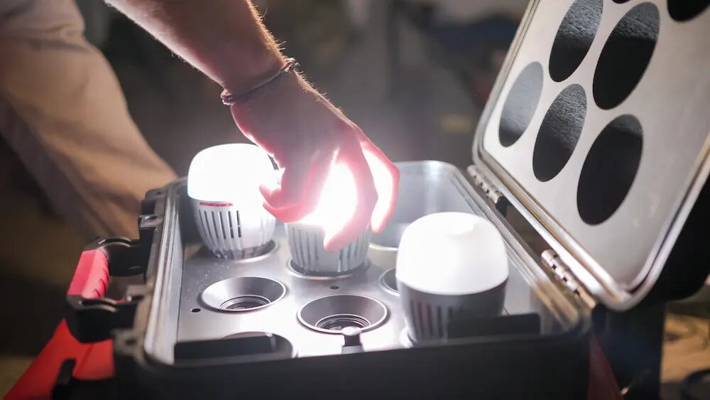 ALQUILER SET BOMBILLAS ACCENT B7C 7W RGB WELABPLUS