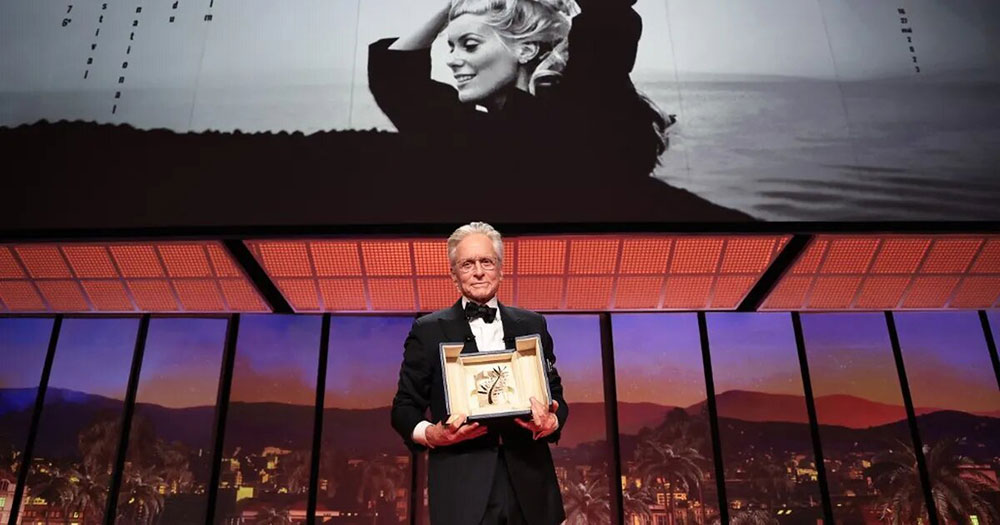 El actor Michael Douglas recibe la Palma de Oro Honorífica